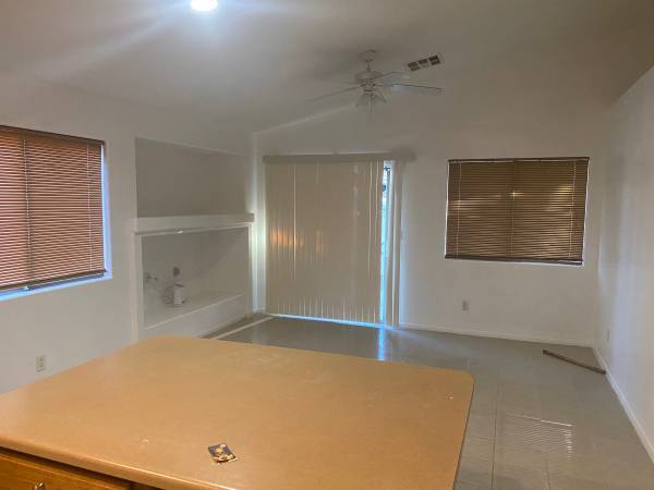 Building Photo - 513 W Dolphin Peak Ct