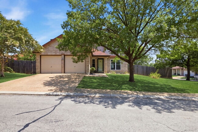 Building Photo - Updated home on a corner lot in a gated community!