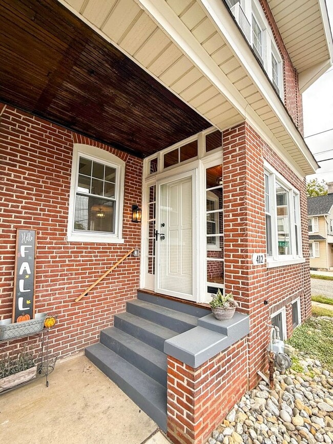 Building Photo - Stunning 3-Bedroom Twin Home in the Heart of Phoenixville! Available NOW!