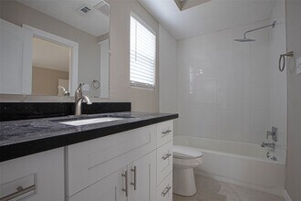 Building Photo - 16042 Bear Hill Dr