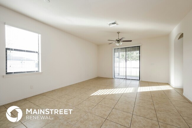 Building Photo - 1631 SW 25th Ln