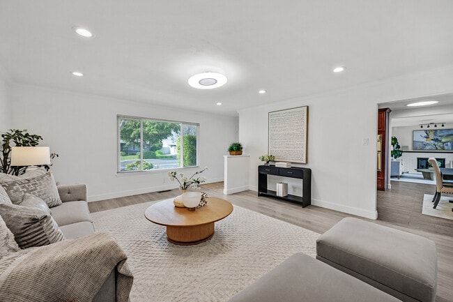 Building Photo - 2449 Almaden Blvd