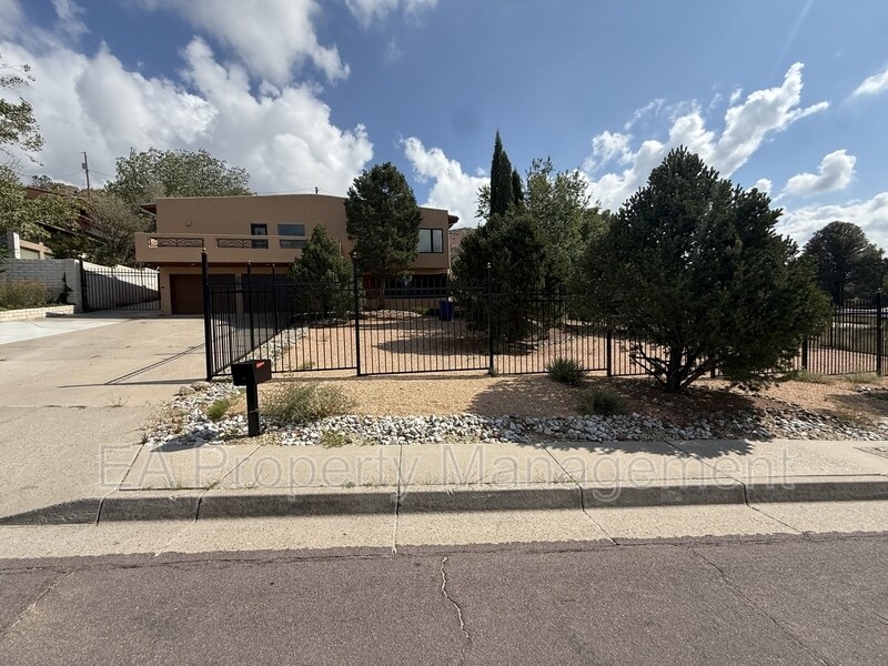 Primary Photo - 500 Oakwood Pl NE