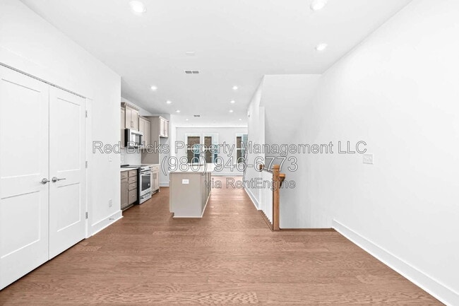 Building Photo - 5017 Sovereignty Ct