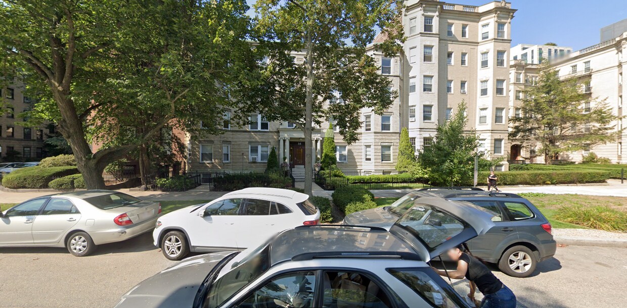 Primary Photo - 35 Park Dr