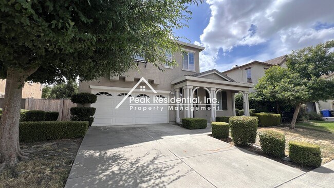Foto del edificio - Large 4-bedroom in Elk Grove recently upda...