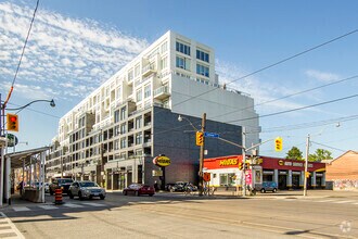 Building Photo - 783-783 Bathurst St