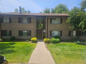 Building Photo - 5082 Sanlin Dr