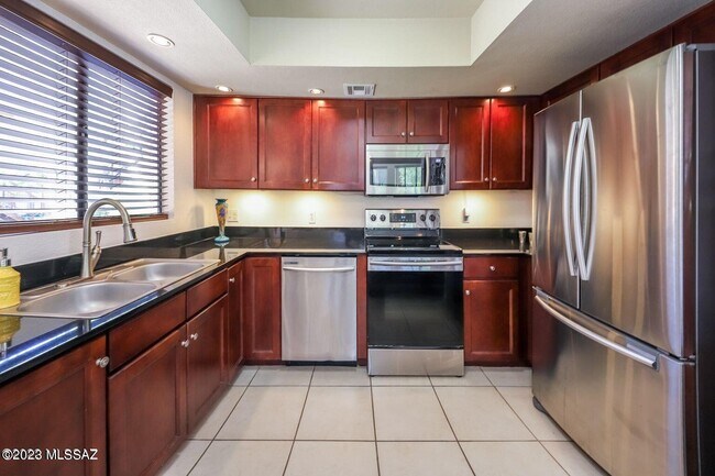 Foto del edificio - 7255 E Snyder Rd