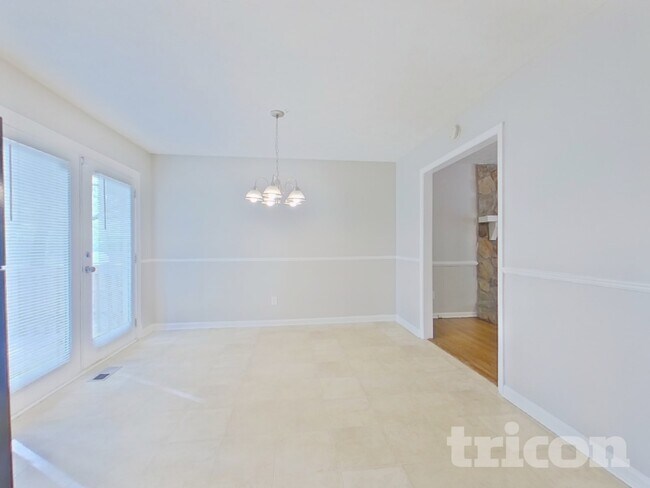 Building Photo - 4021 Wylie Ln