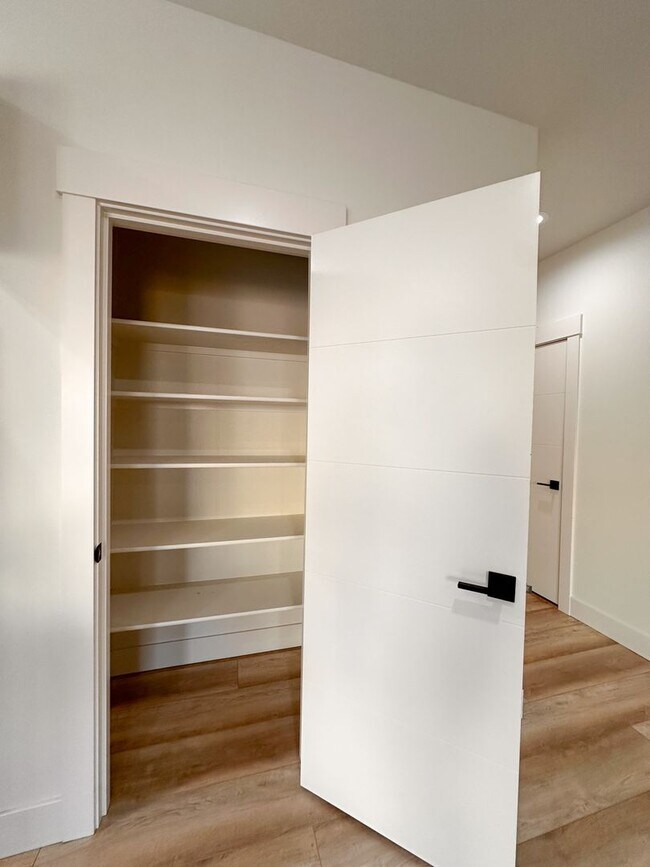 Building Photo - Newly Built Luxury Duplex in Keizer