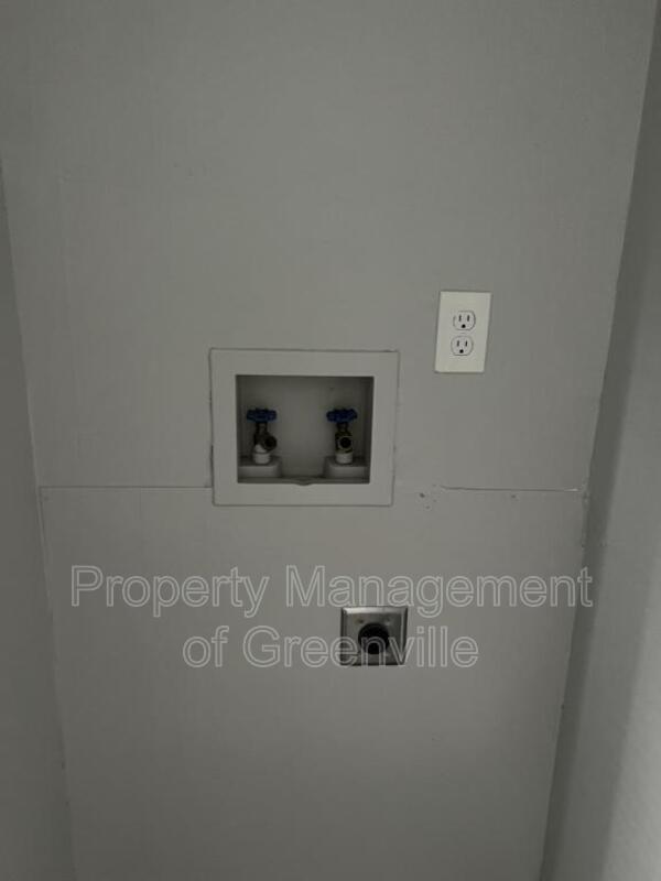 Foto del edificio - 326 Loop St