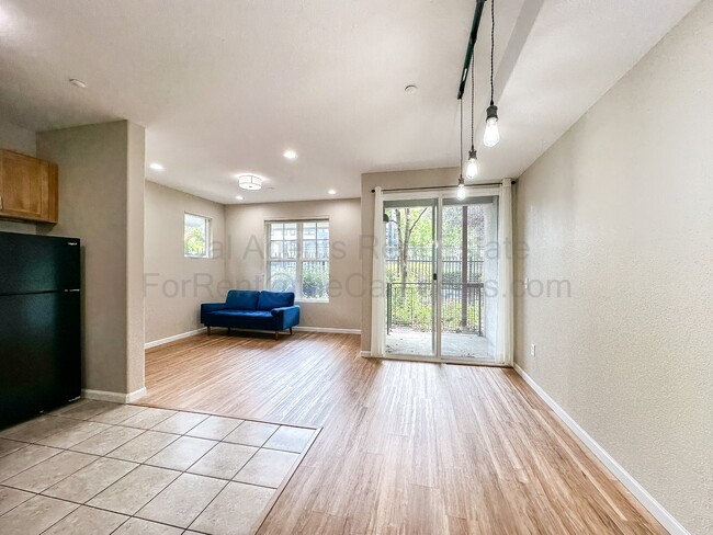 Photo - 1121 40th St Townhome
