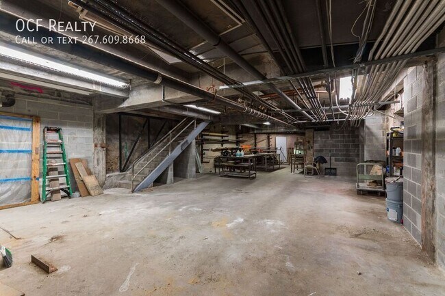 Foto del edificio - 144-50 W Laurel St