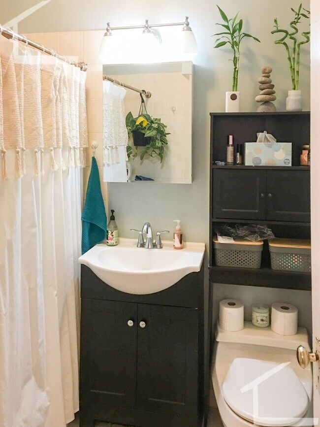 Foto del edificio - Spacious 1-bed in Allston with Heat/HW Incl