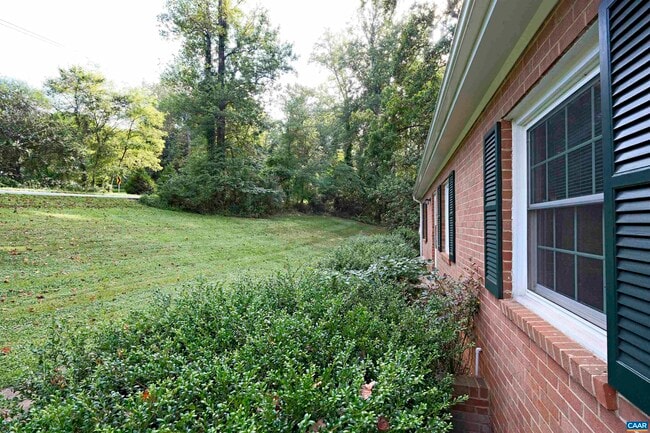Building Photo - 990 Owensville Rd