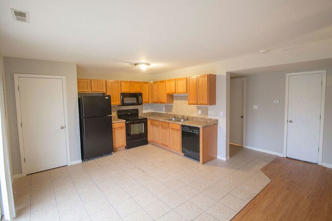 Foto del edificio - 5215 Silver Mill Dr