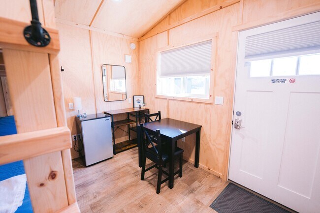 Foto del edificio - 48561 Rustic Ave