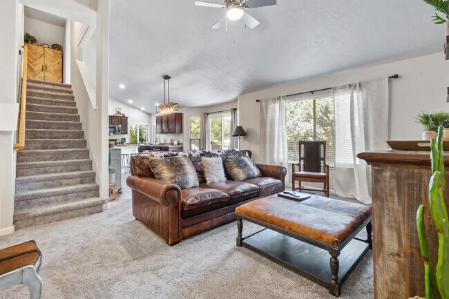 Building Photo - 3912 E Clear Springs Dr.