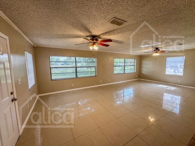 Foto del edificio - 17633 Meadowbridge Dr