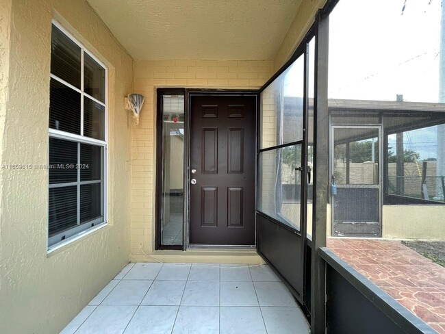 Foto del edificio - 2471 SW 85th Terrace