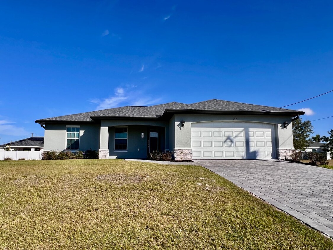 Foto principal - Cape Coral - Newer Single-Family Home - 3 ...