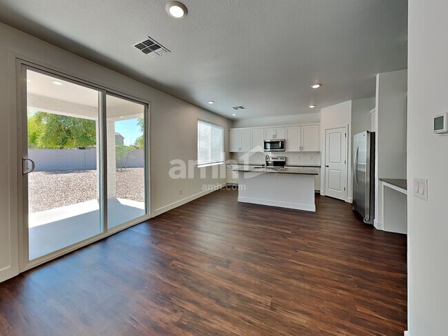 Foto del edificio - 4215 W St Charles Ave
