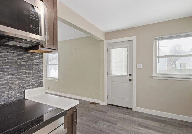 Building Photo - The Hass House | Comfortable South Bend Getaway