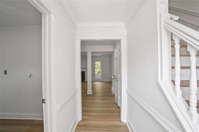 Building Photo - 460 Forestgate Ct