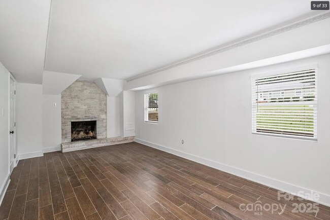 Foto del edificio - 3408 Winterfield Pl