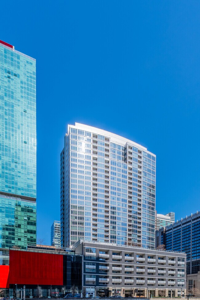 Foto del edificio - 240 E Illinois St