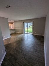 Building Photo - 833 Applewood Ln