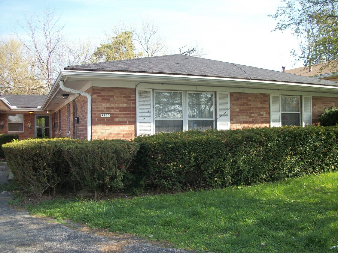 Primary Photo - 4103 Crest Dr