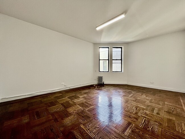 Foto del edificio - 400 Fort Washington Ave