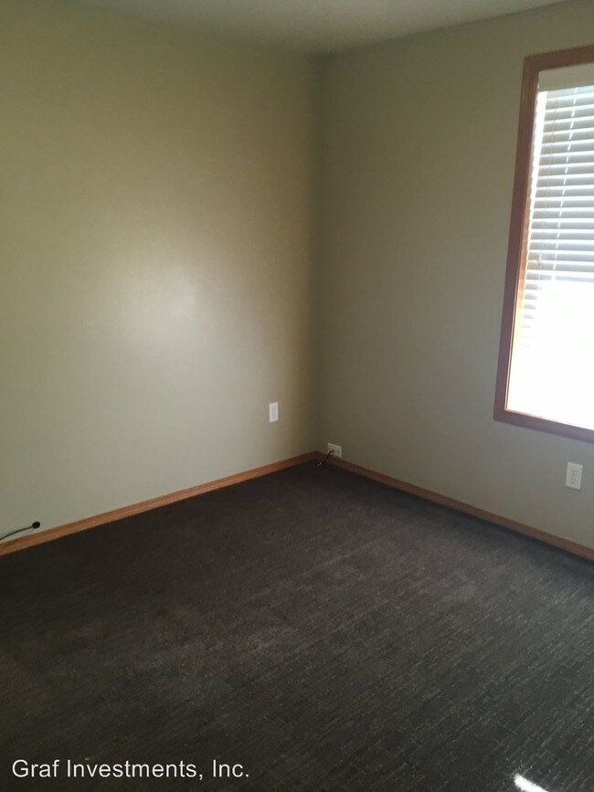 Foto del edificio - 2018 Birchfield Rd