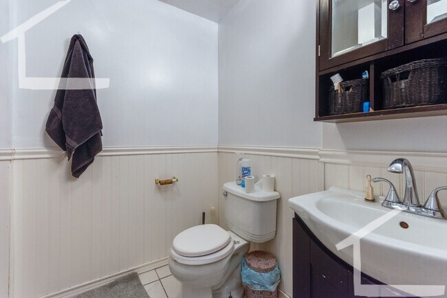 Building Photo - 78 Egmont St