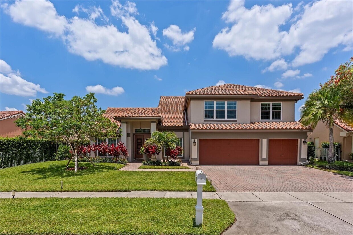 Foto principal - 19483 NW 11th St