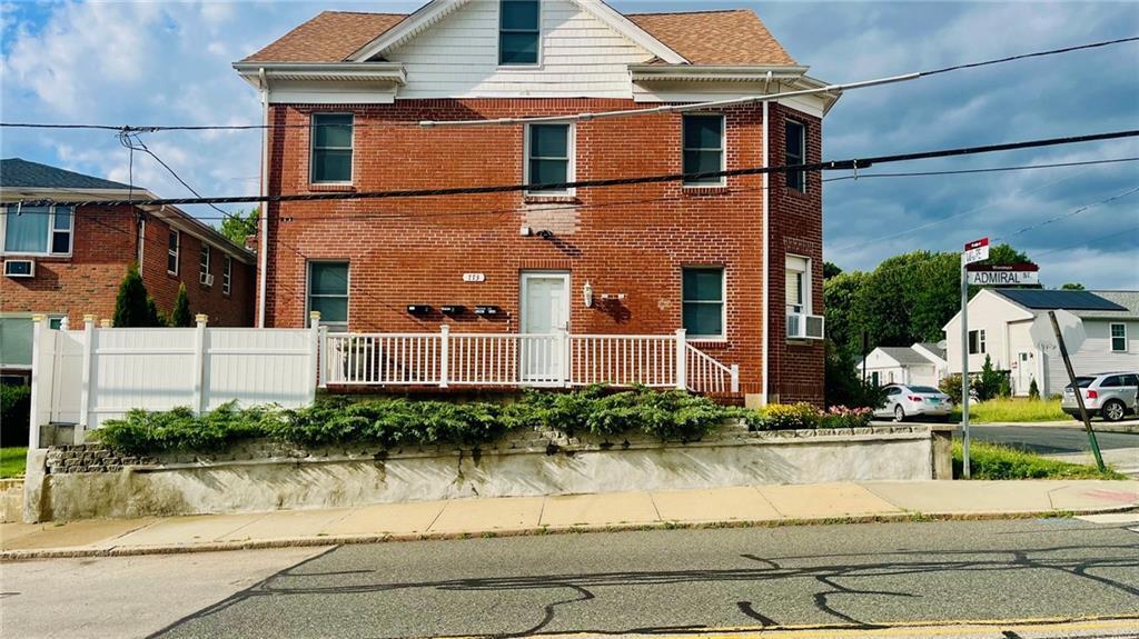 Primary Photo - 773 Admiral St