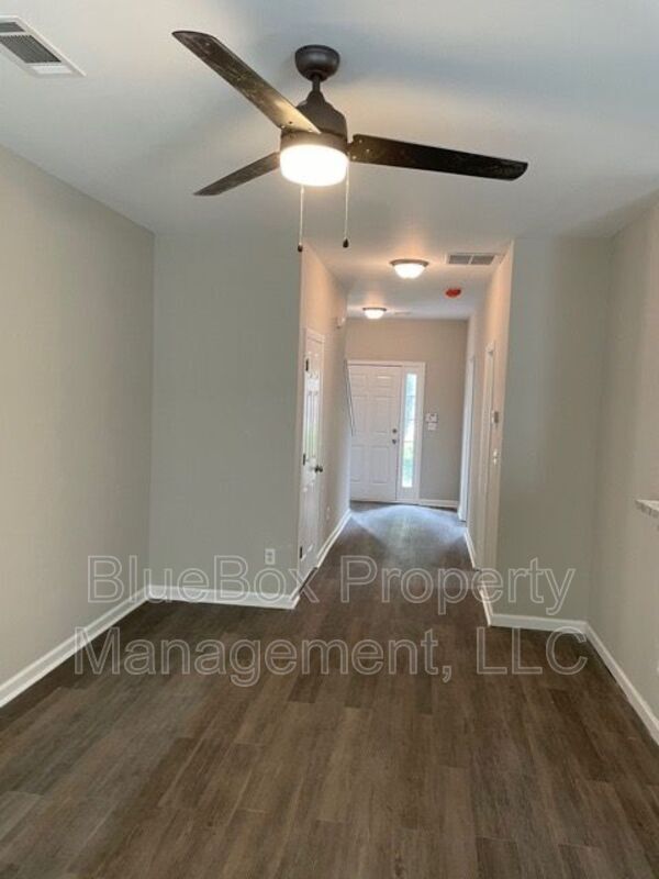 Building Photo - 285 Brookview Dr