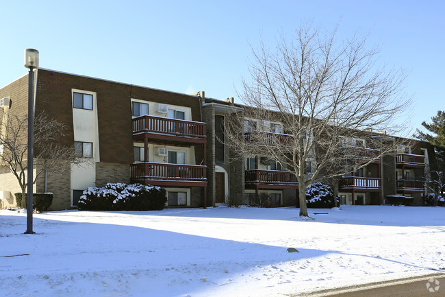 Building Photo - Pinebrook Tower Apartments