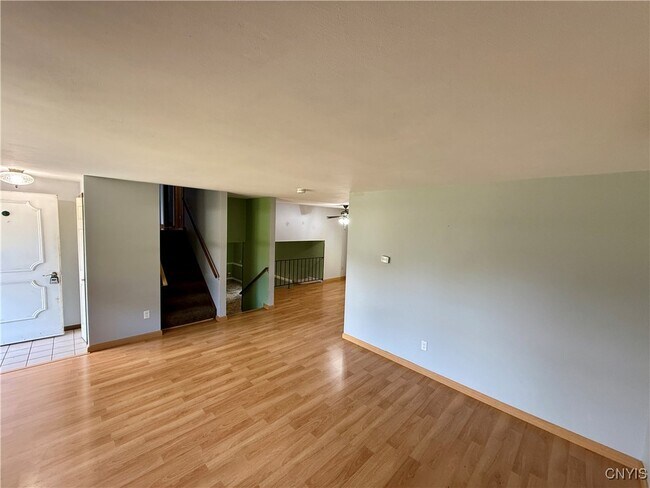 Foto del edificio - 8339 Zenith Dr