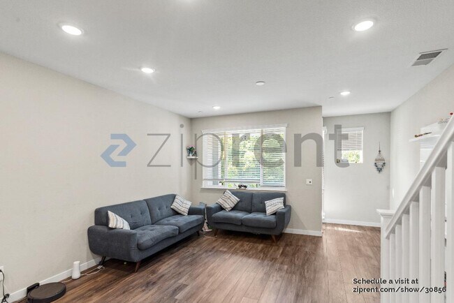 Building Photo - 2596 Gimelli Way