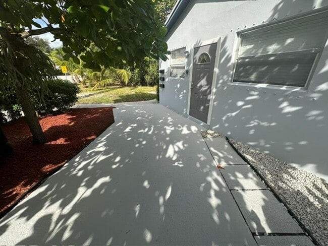 Photo - 502 S K St Apartment