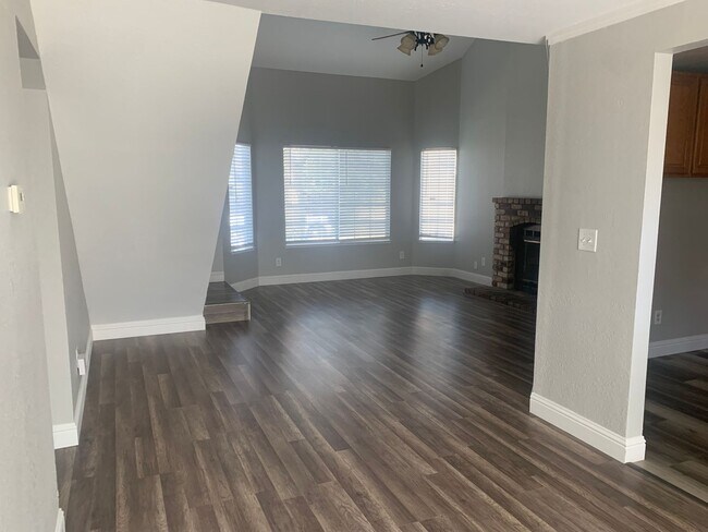 Building Photo - Nice 4 bedroom in Oakley