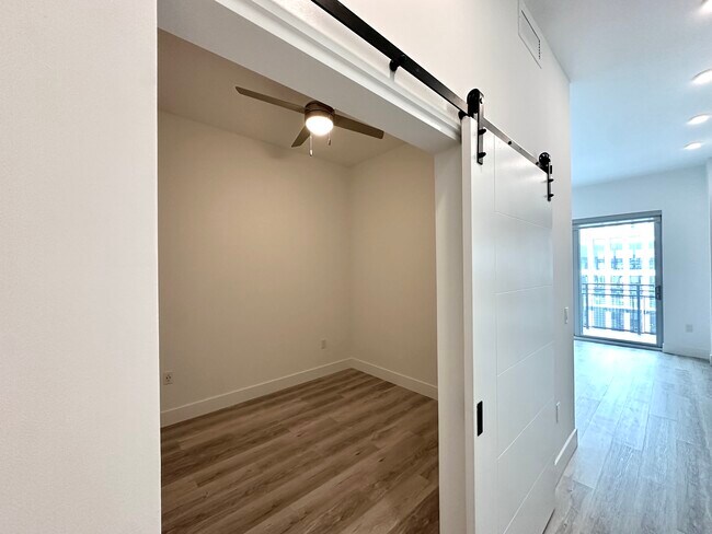 Foto del edificio - 236 NW 32nd St