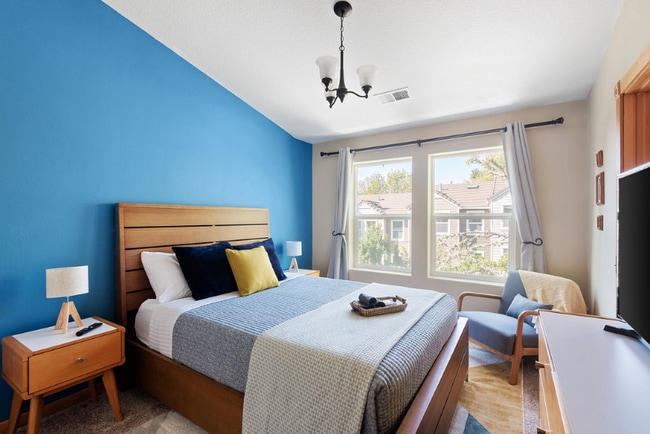 Photo - 10237 NW Wilshire Ln Townhome