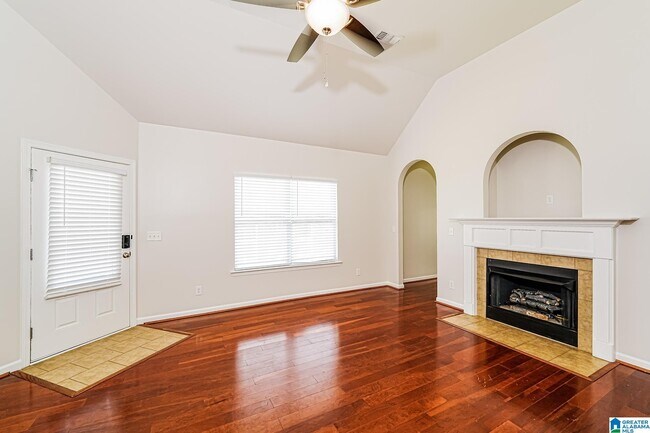Building Photo - 6525 Southern Trace Dr