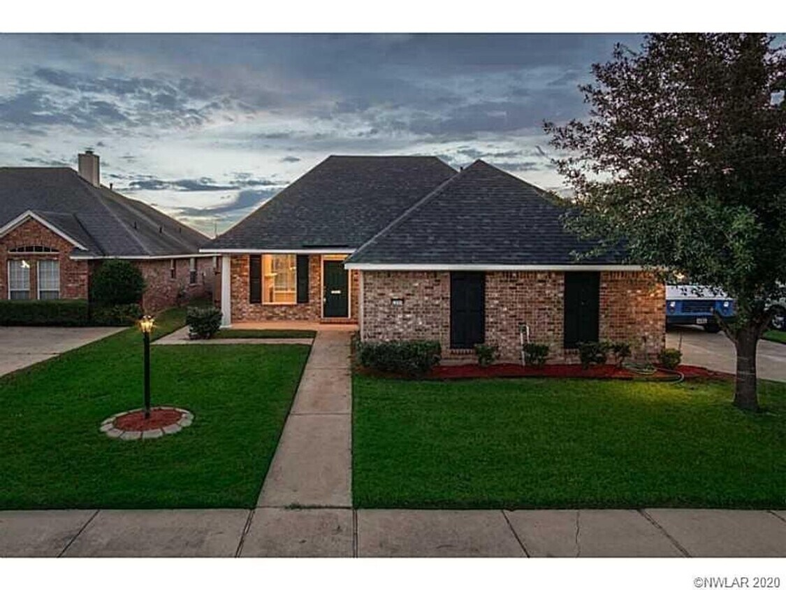 2505 W Belle Haven Dr, Bossier City, LA 71111 House Rental in Bossier