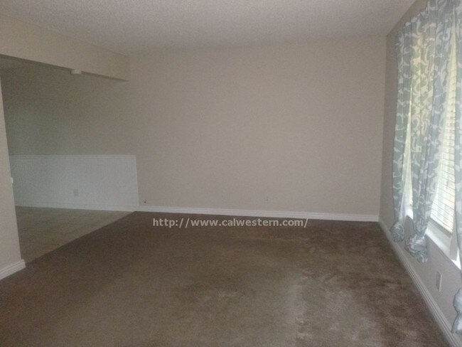 Building Photo - 5394 Palm Grove Ct