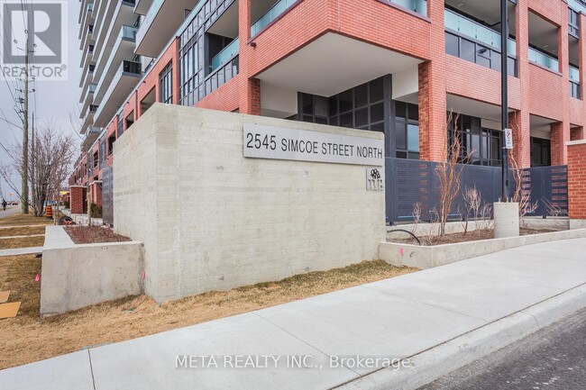 Photo du bâtiment - 2545-2545 Simcoe St N